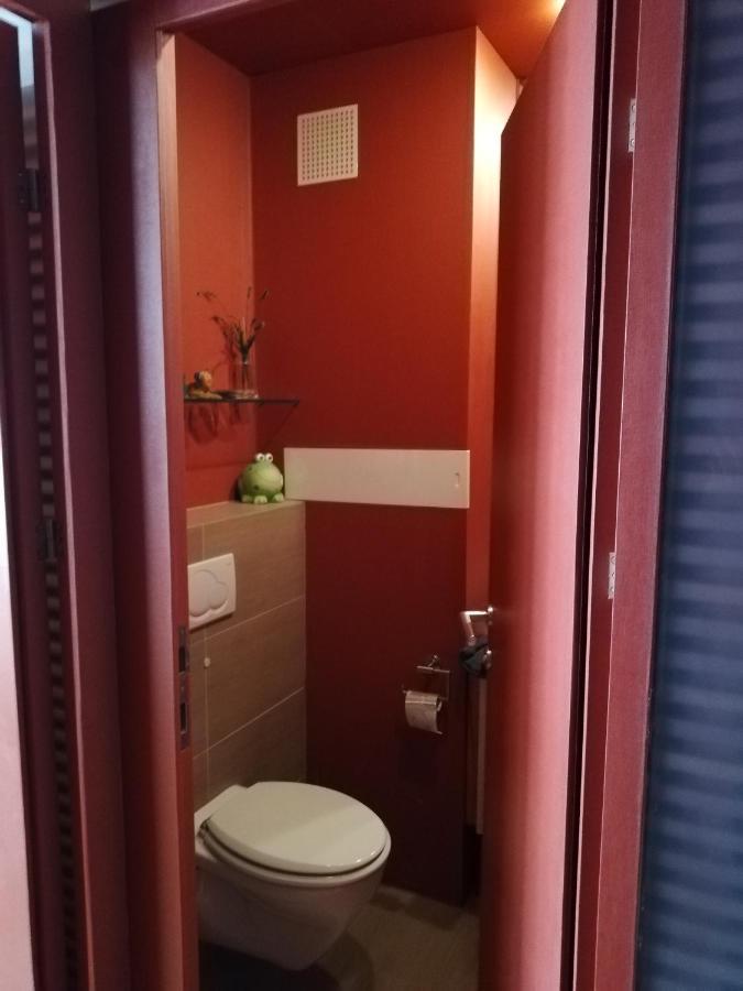 Room In Maisonette With Garden, Parking Place Wien Ngoại thất bức ảnh