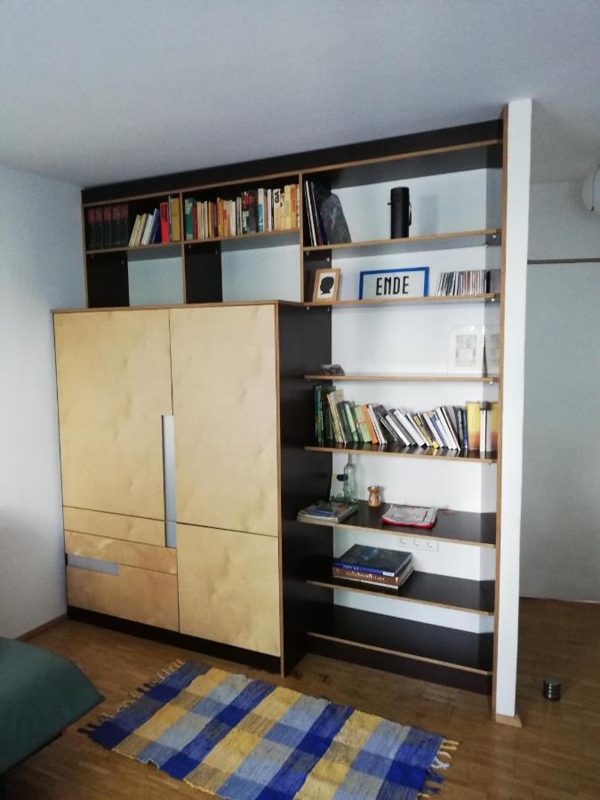 Room In Maisonette With Garden, Parking Place Wien Ngoại thất bức ảnh